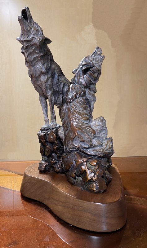Ken Rowe Howling Wind wolves wolf bark barking howl wildlife bronze sculpture side