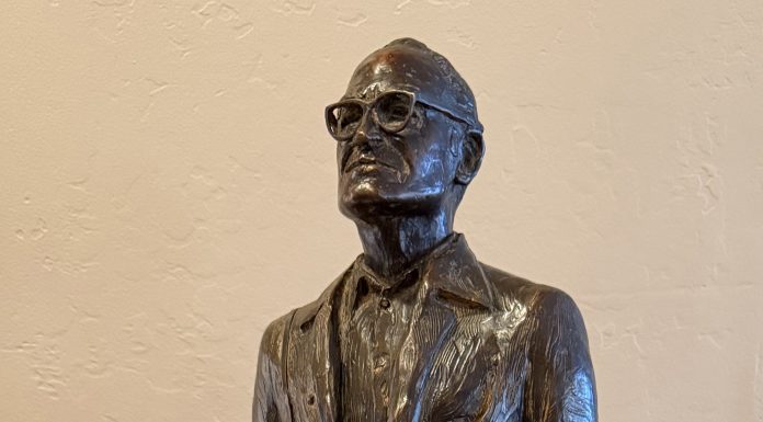 “Barry Goldwater” Joe Beeler Joe Beeler Barry Goldwater Senator politician politics Republican President Arizona western bronze sculpture portrait