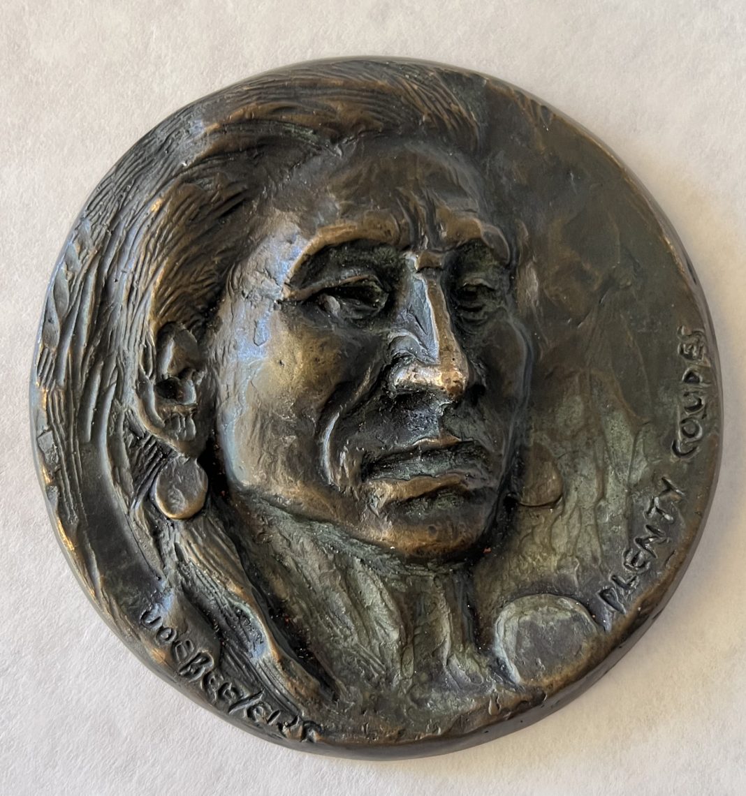 Joe Beeler Plenty Coupes medallion Native American Indian coin western bronze sculpture