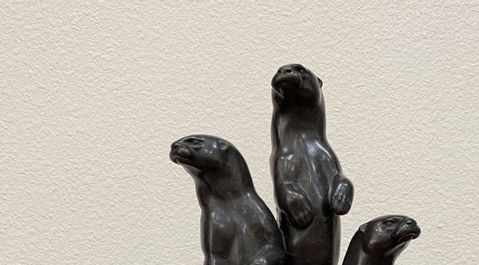 Gerald Balciar Riverside otter wildlife bronze scultpure