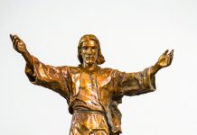 Kent Ullberg It Is I Jesus Christ spiritual christian christianity god lord boat bronze sculpture