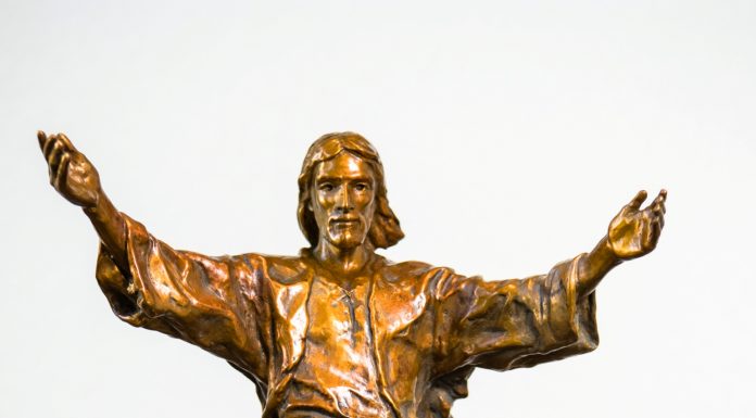 Kent Ullberg It Is I Jesus Christ spiritual christian christianity god lord boat bronze sculpture