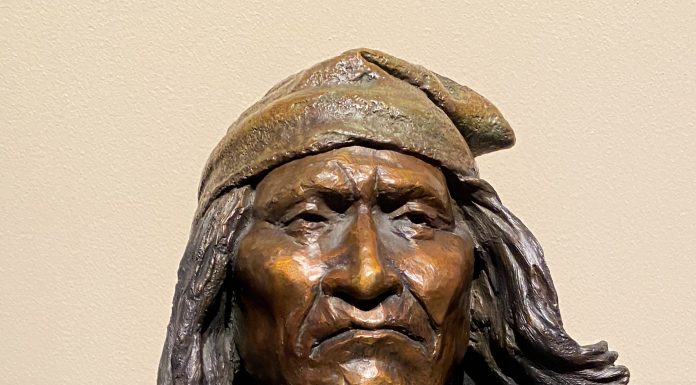 Daro Flood Geronimo Native American Indian bust portrait figure western bronze sculpture