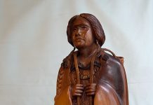 Bob Boomer Gathering Acorns Native American Indian woodcarving western figure figurative woman close up