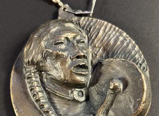 Allan Houser medallion Native American Indian drummer Artists of America 1989 Denver Rotary Club western bronze close up