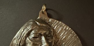 Allan Houser medallion Native American Indian drummer Artists of America 1989 Denver Rotary Club western bronze close up