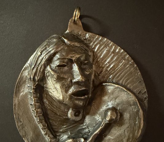 Allan Houser medallion Native American Indian drummer Artists of America 1989 Denver Rotary Club western bronze close up